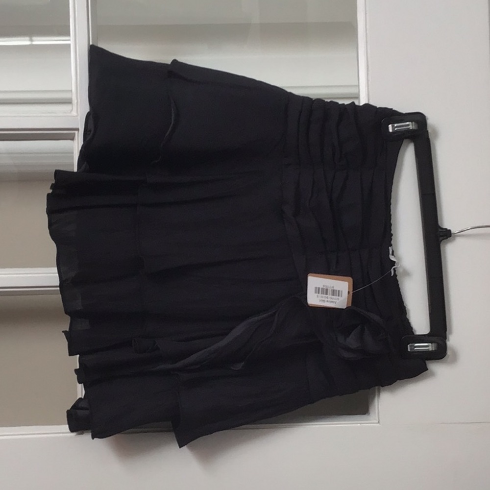 Vestique ruffle skirt